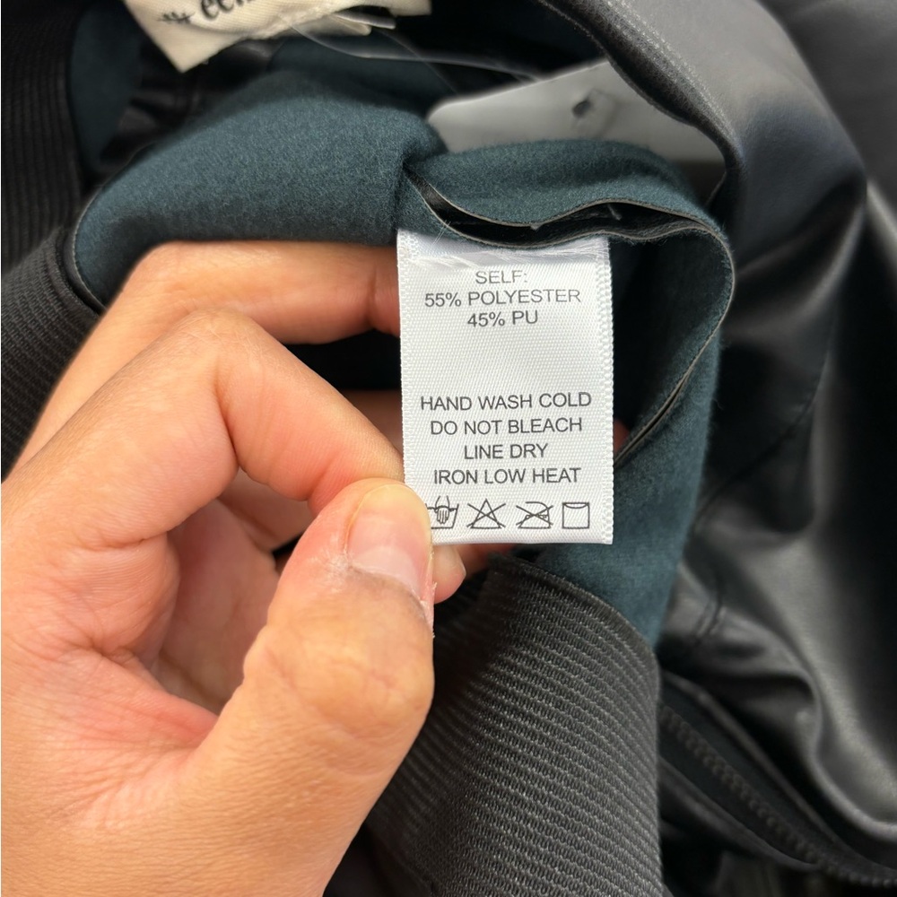 🛍️ ee:some Ladies Black Patent Leather Pants - Picture 10 of 10